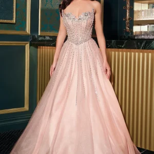 Deslumbrante vestido de fiesta sin tirantes, con un escote adornado con cuentas y llamativos adornos lineales de cristal, falda de tul en capas con purpurina flocada