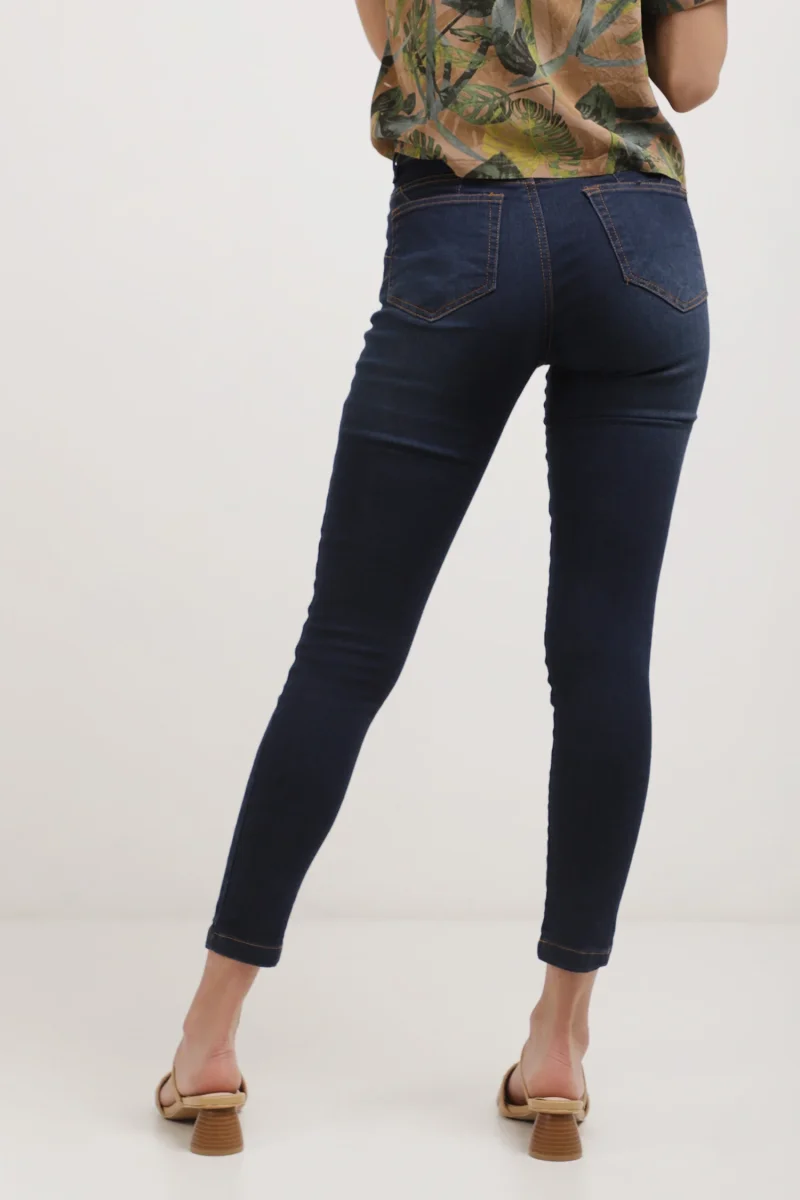 Jeans Básicos Denim Corte Skinny - Imagen 5